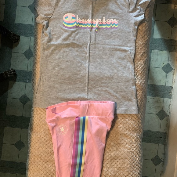 Converse - Picture 1 of 3